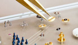 哈尔滨百达翡丽指定维修门店打开表壳